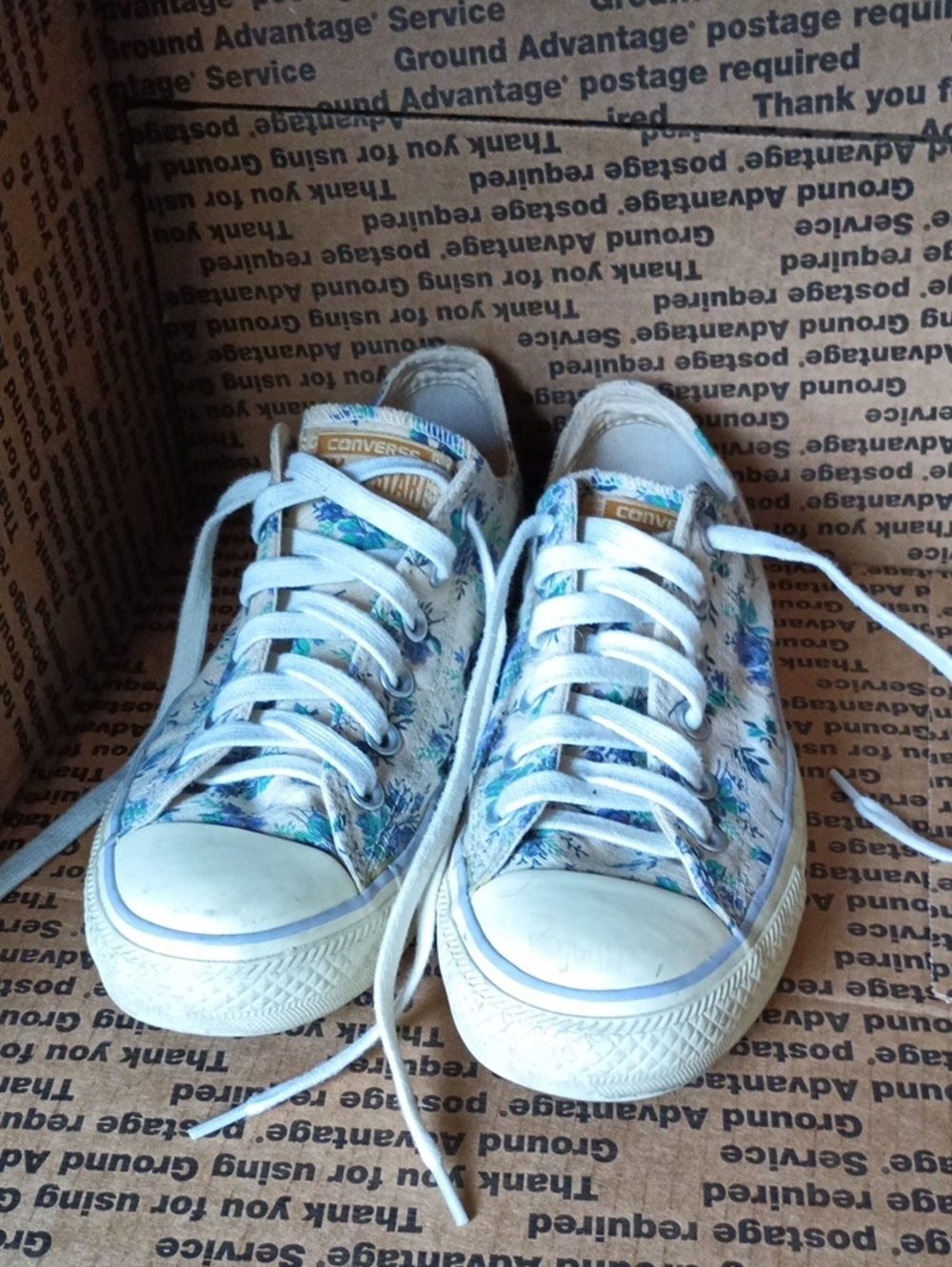 Converse Blue And White Floral Size 8